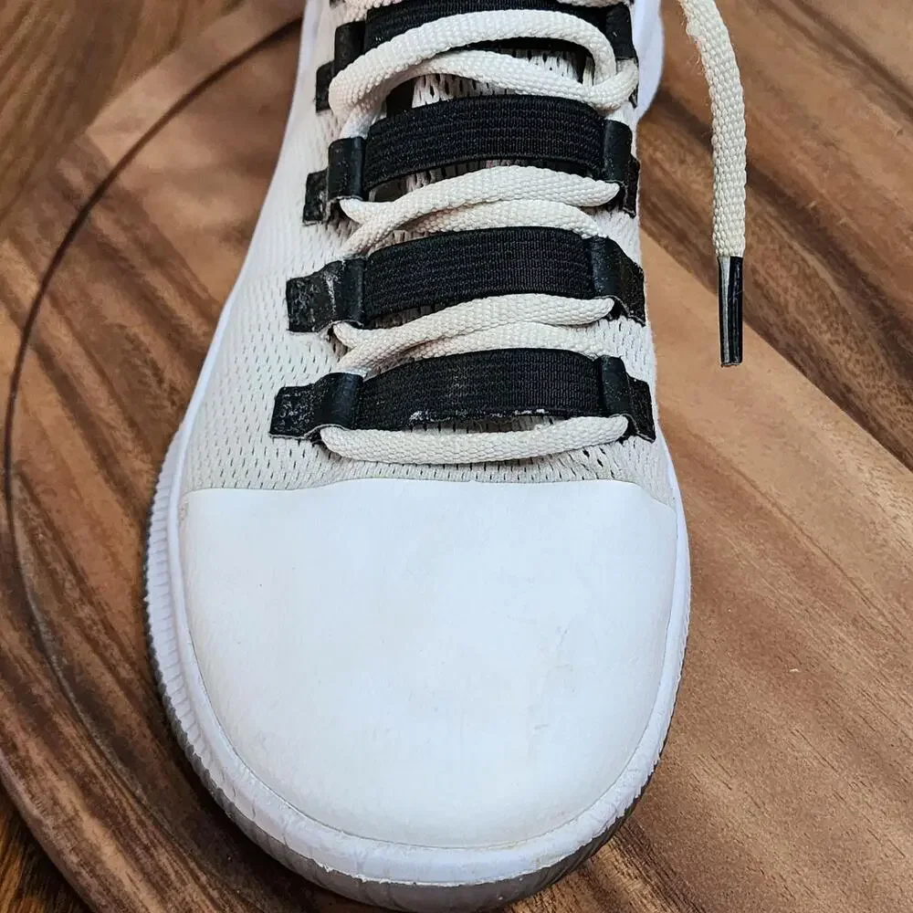 Under Armour Basketball Shoes Mens Size 8 White High Top Sneakers 3020616-100